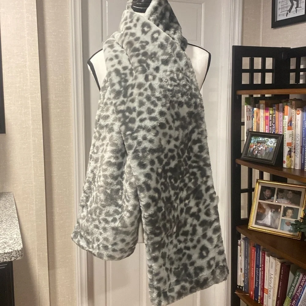 Aerie Faux Fur Wrap
